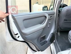 تۆیۆتا لاند کروزەر